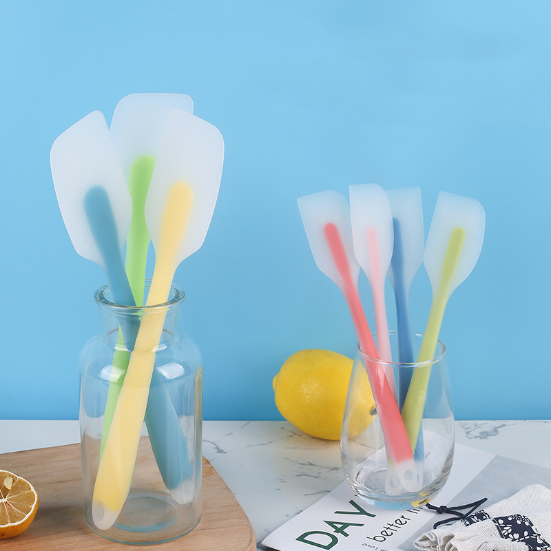 2 サイズの柔軟なシリコンスクレーパー、耐熱性、焦げ付き防止 - Kitchen Baking Must Haves のレビューと価格