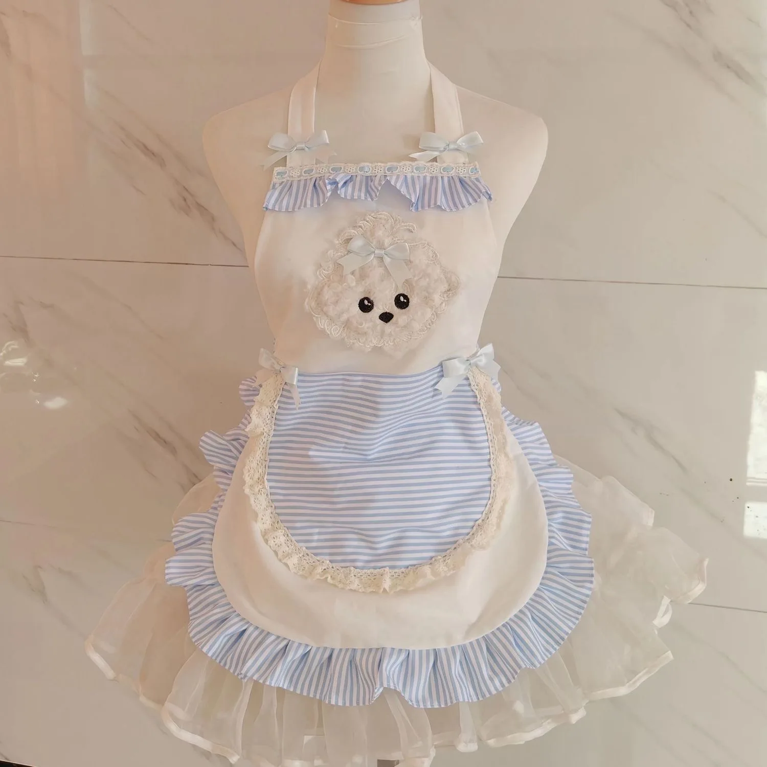 4ピースの花の形をしたシリコンケーキ型、ノンスティックシリコ - Kitchen Baking Must Haves のレビューと価格
